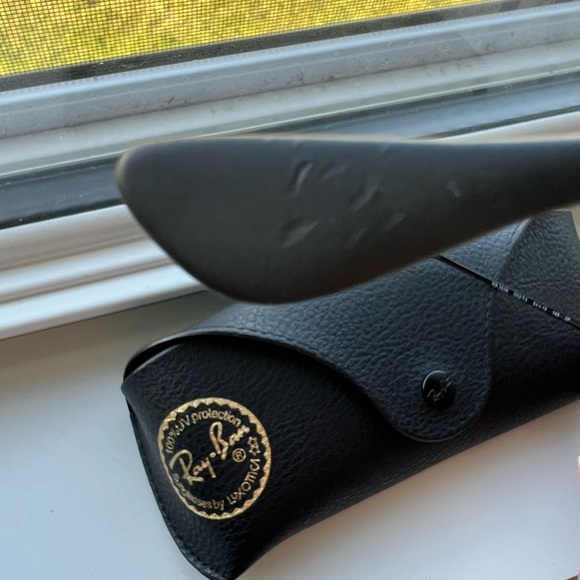 ❌SOLD❌Preowned 💯 Authentic RayBans - Picture 6 of 7